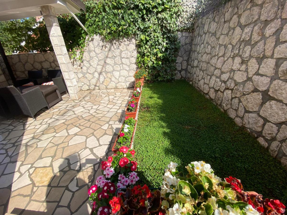 Momentera Apartments Котор Екстериор снимка